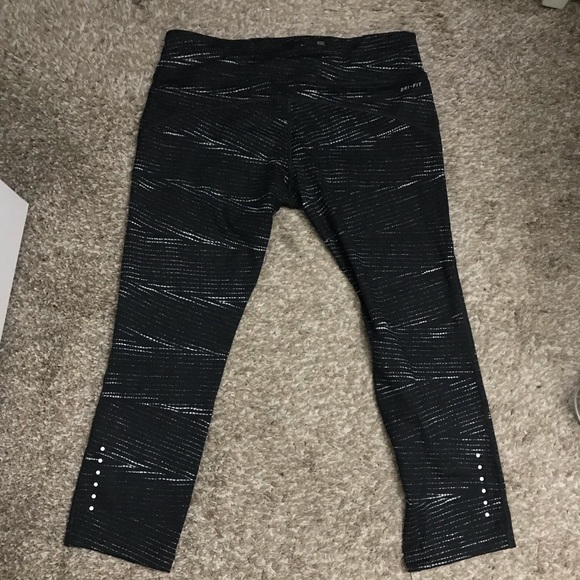 NWT Nike Dri-Fit running crops - Picture 4 of 7